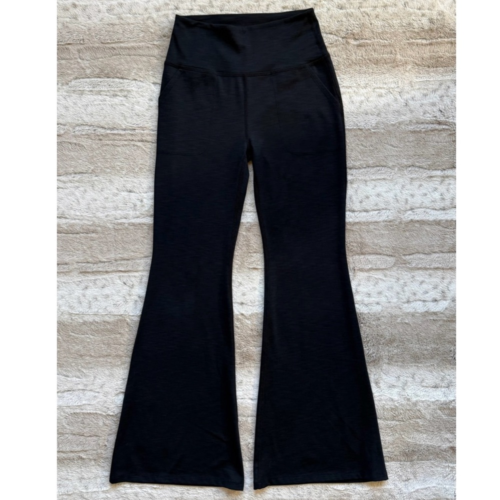 Beyond Yoga Women's Heather Rib All Day Flare Pants in Black Size L - Picture 5 of 16